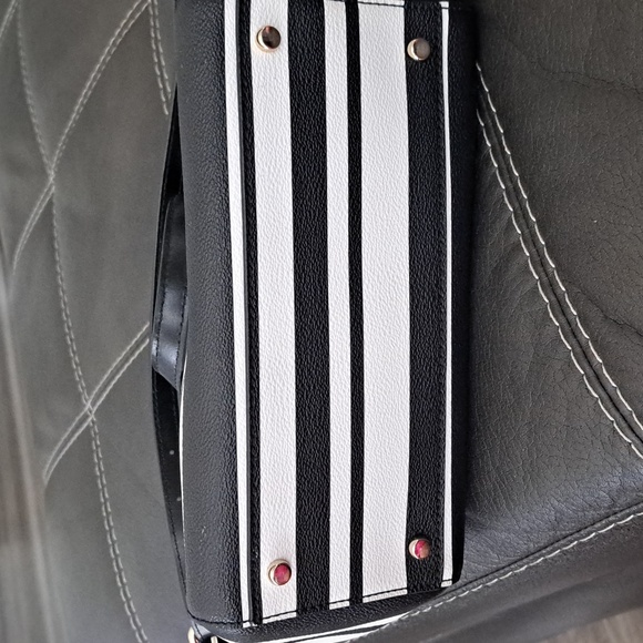 Like new Kate Spade/ satchel purse - Picture 6 of 7